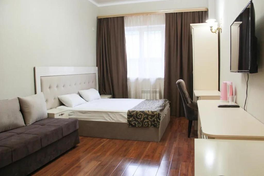 Gold Boutique Hotel Алматы Экстерьер фото