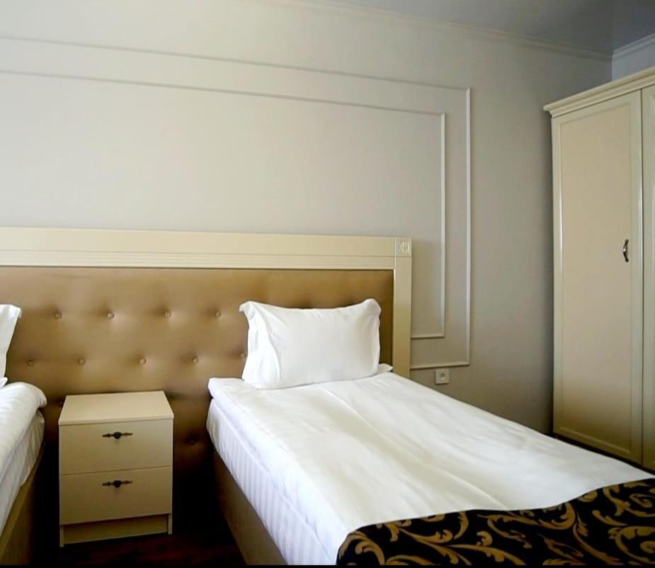 Gold Boutique Hotel Алматы Экстерьер фото