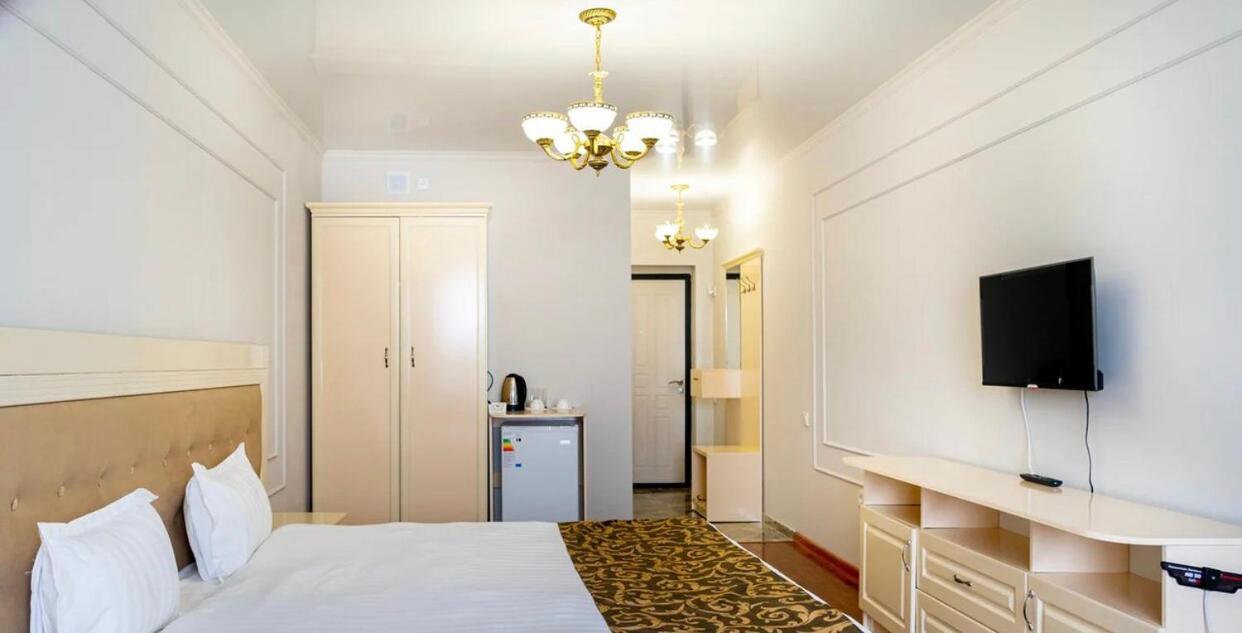 Gold Boutique Hotel Алматы Экстерьер фото